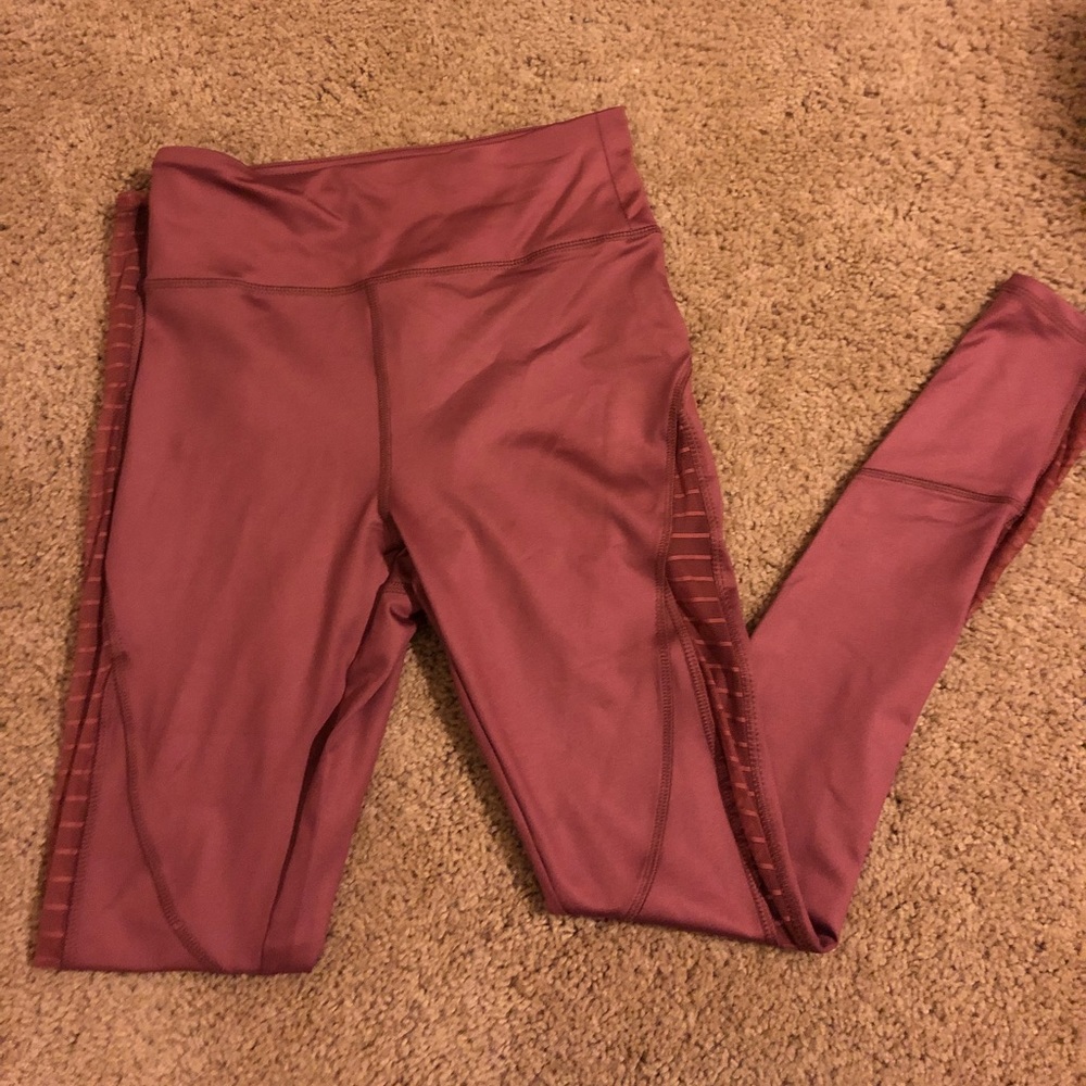 Leggings w mesh up the sides